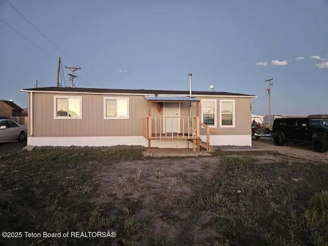 $82,500 | 121 Muledeer Street, Opal, WY 83124