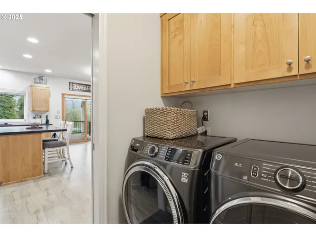 $749,000 | 40971 Deerhorn Road, Springfield, OR 97478