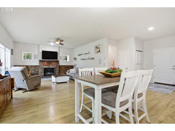 $699,000 | 40971 Deerhorn Road, Springfield, OR 97478