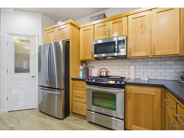 $699,000 | 40971 Deerhorn Road, Springfield, OR 97478