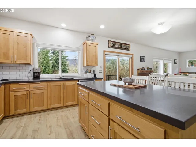 $749,000 | 40971 Deerhorn Road, Springfield, OR 97478