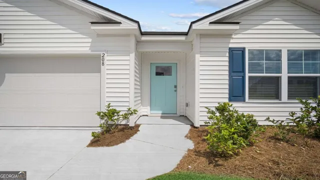 a view of a entryway in front of house