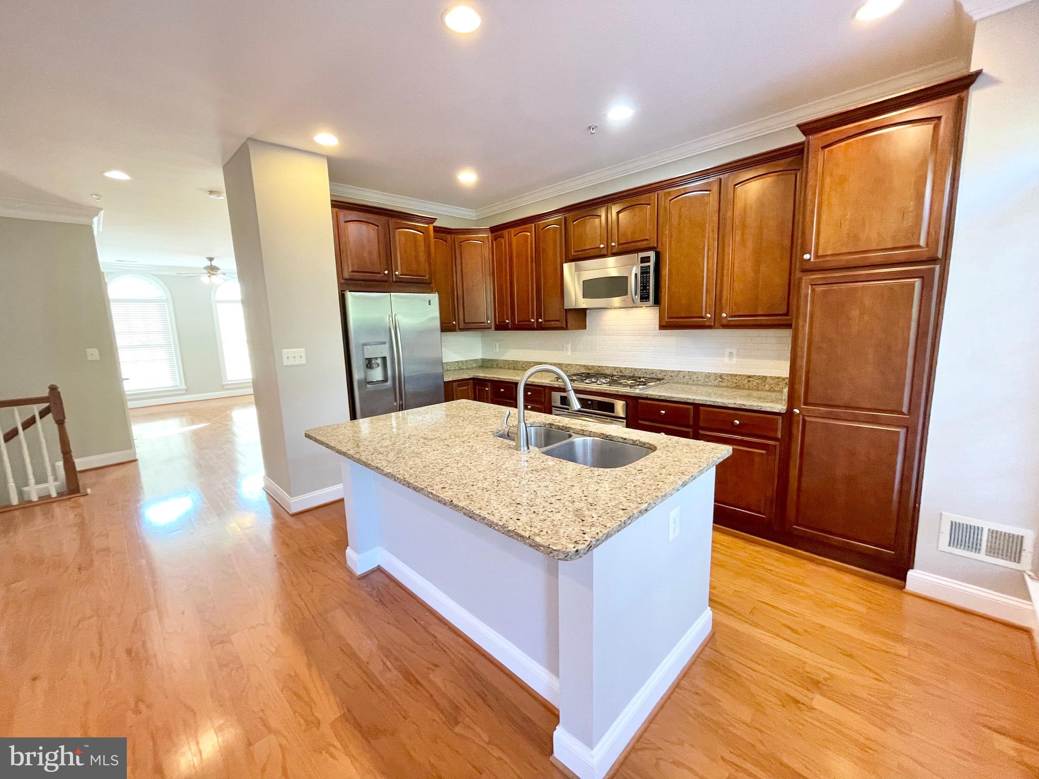 1507 Portner Road Alexandria, VA 22314 - Photo 4 of 35