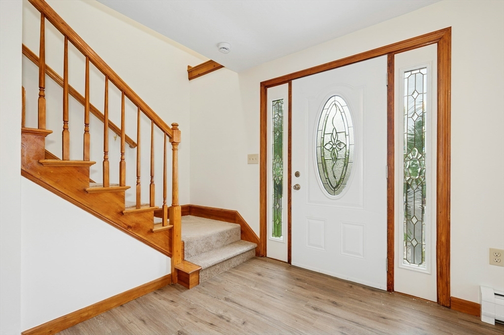 45 Dillon Street Worcester, MA 01604 - Photo 2 of 33