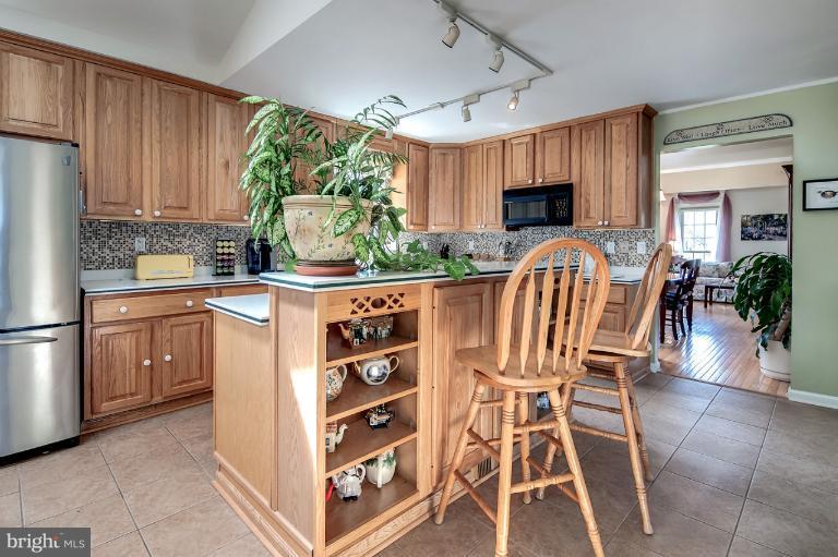 1200 Bishopsgate Way Reston, VA 20194 - Photo 16 of 30 Kitchen
