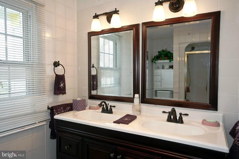 1200 Bishopsgate Way Reston, VA 20194 - Photo 3 of 30 Bath (Master)