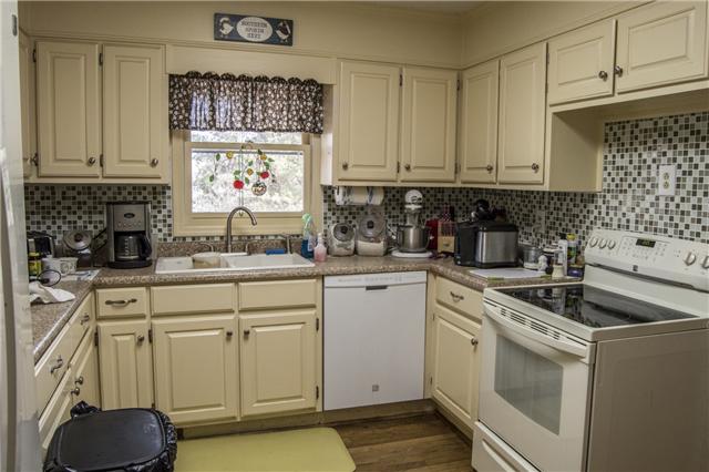 2662 Johnson Branch Road Leoma, TN 38468 - Photo 5 of 20 Gallery Image 5