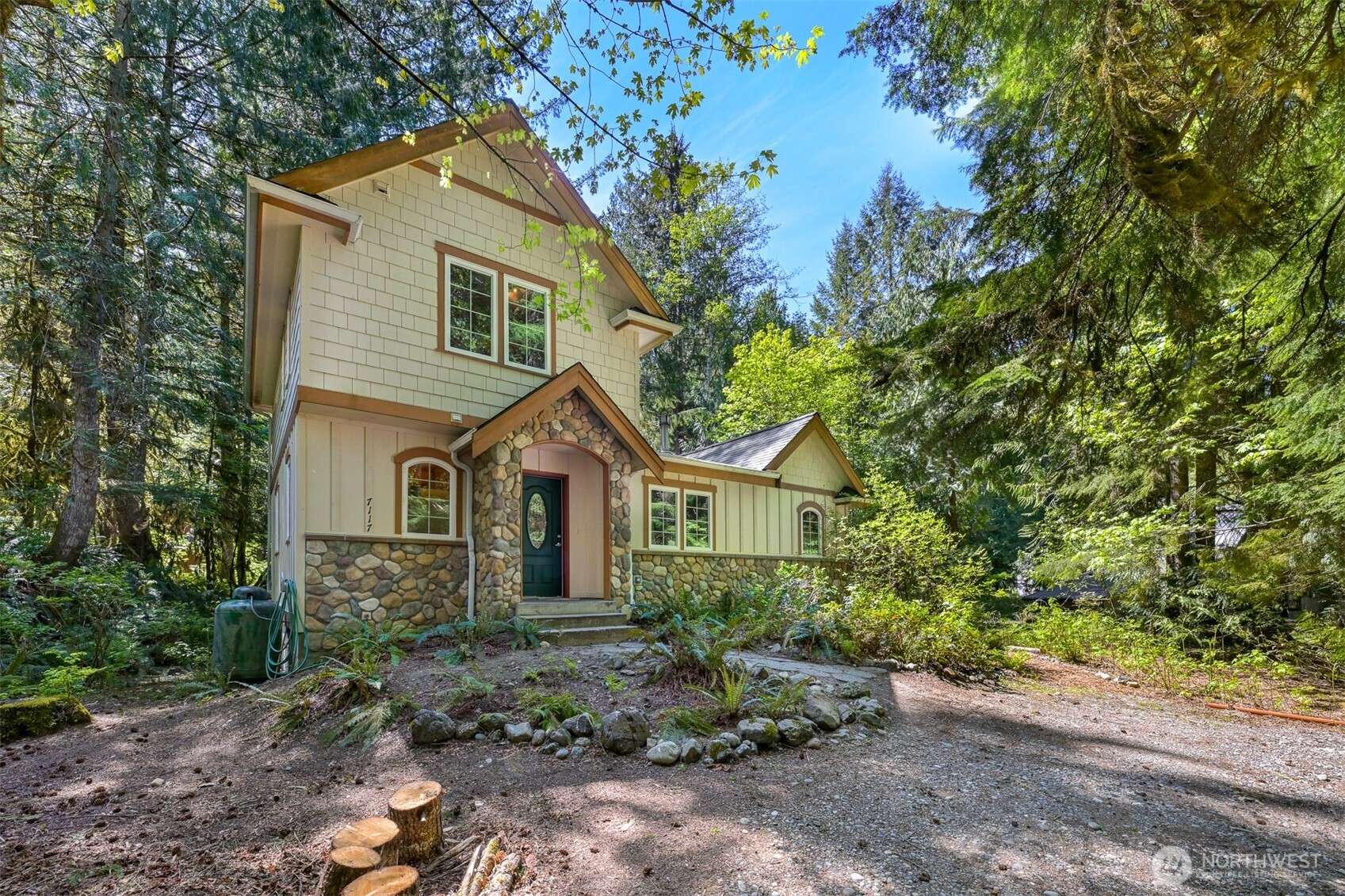 7117 Rainier Way Deming, WA 98244 - Photo 2 of 38