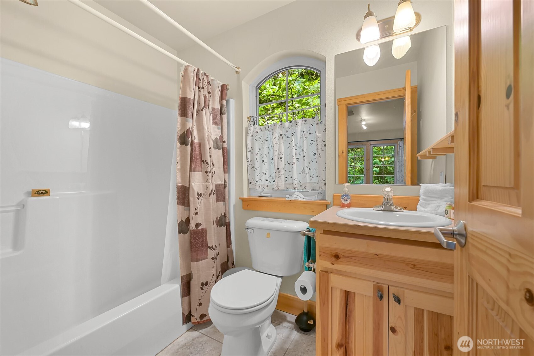 7117 Rainier Way Deming, WA 98244 - Photo 22 of 38