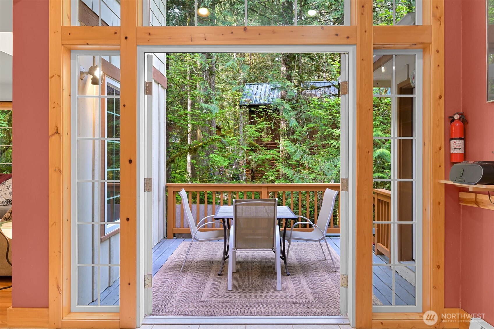 7117 Rainier Way Deming, WA 98244 - Photo 4 of 38