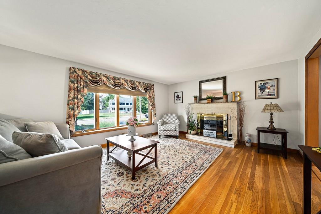 21 Regis Road Marshfield, MA 02050 - Photo 10 of 31 Gallery Image 10