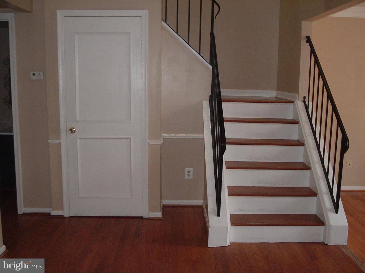 8582 Tyrolean Way Springfield, VA 22153 - Photo 12 of 18 Interior (General)