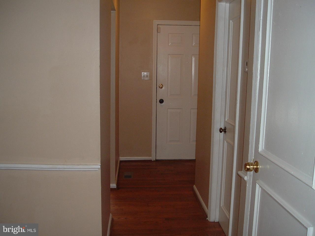 8582 Tyrolean Way Springfield, VA 22153 - Photo 15 of 18 Interior (General)