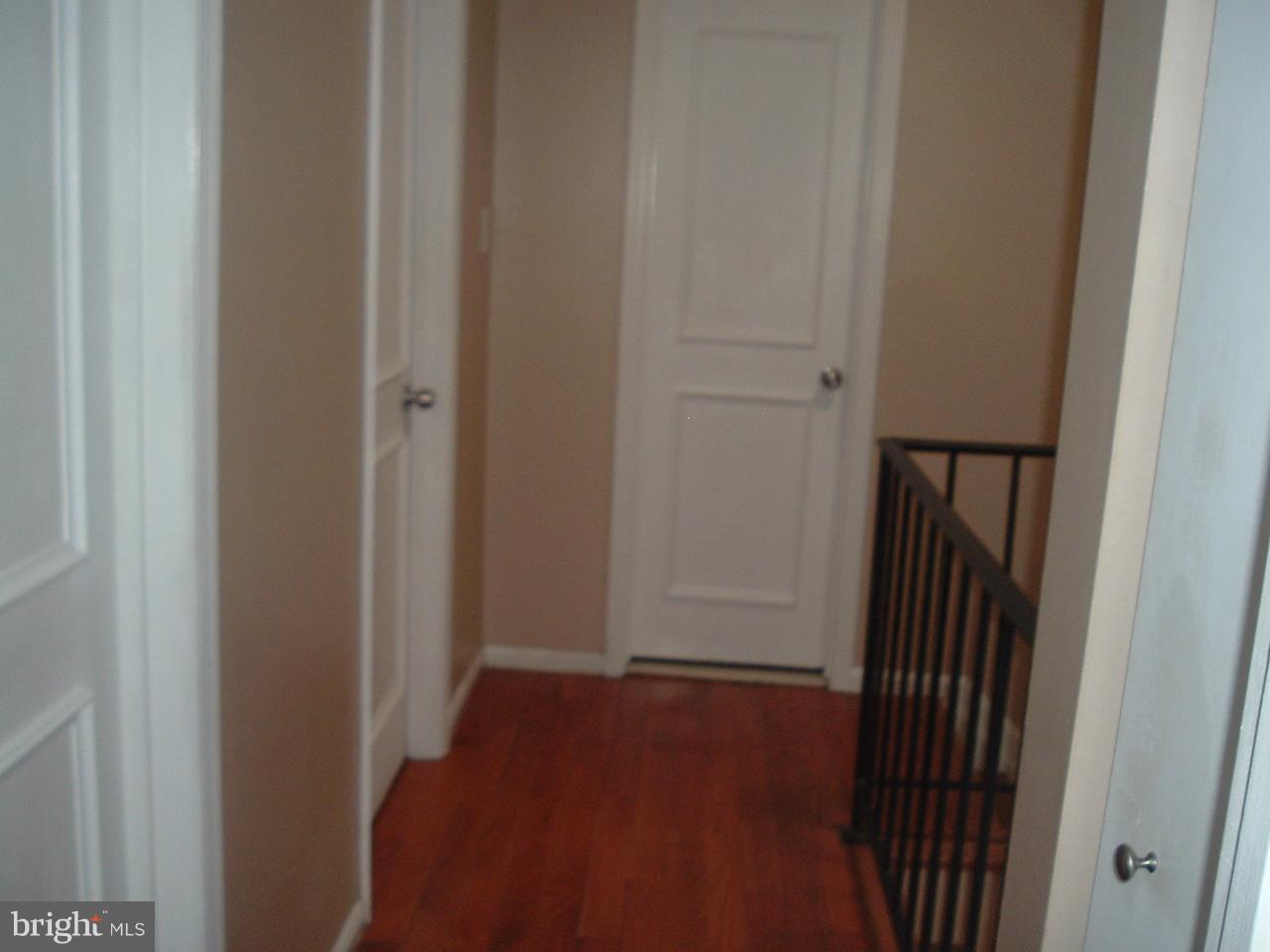 8582 Tyrolean Way Springfield, VA 22153 - Photo 7 of 18 Interior (General)