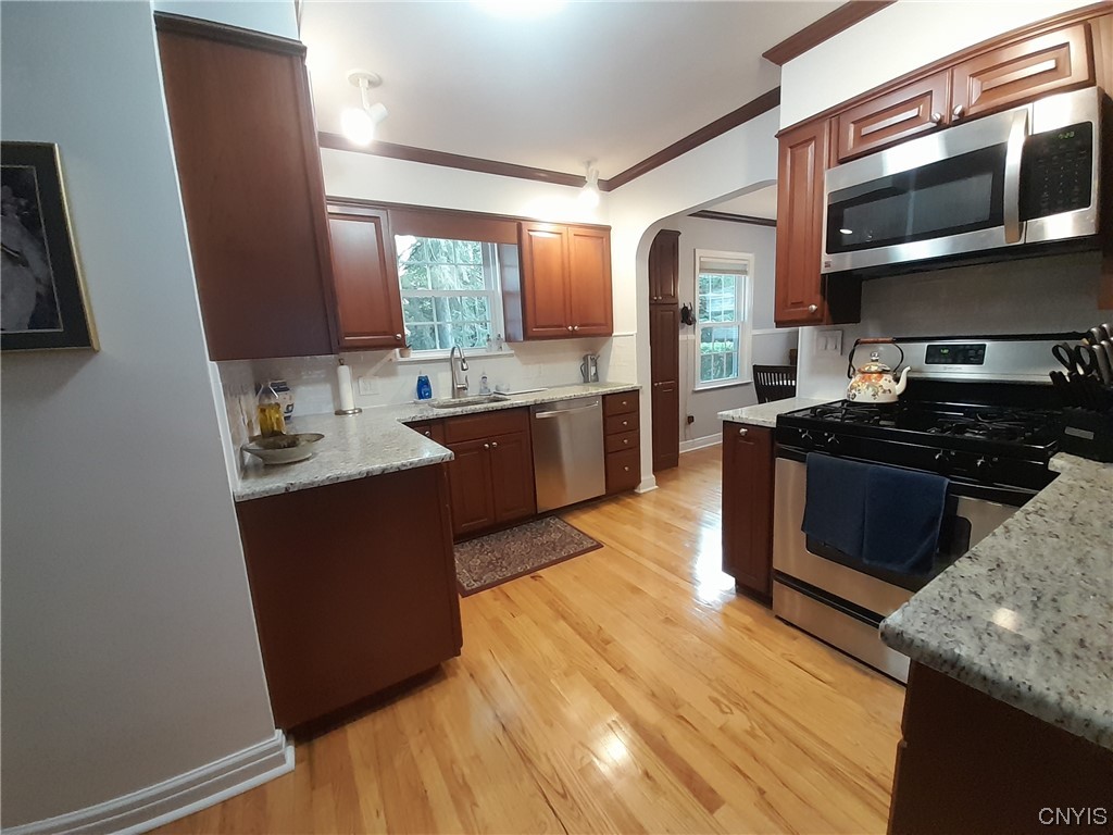 210 Pelham Road DeWitt, NY 13214 - Photo 5 of 25 Kitchen