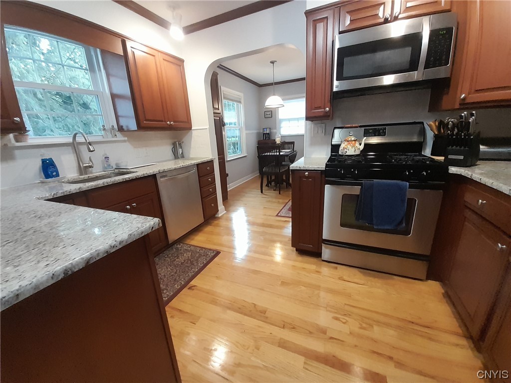 210 Pelham Road DeWitt, NY 13214 - Photo 6 of 25 Kitchen