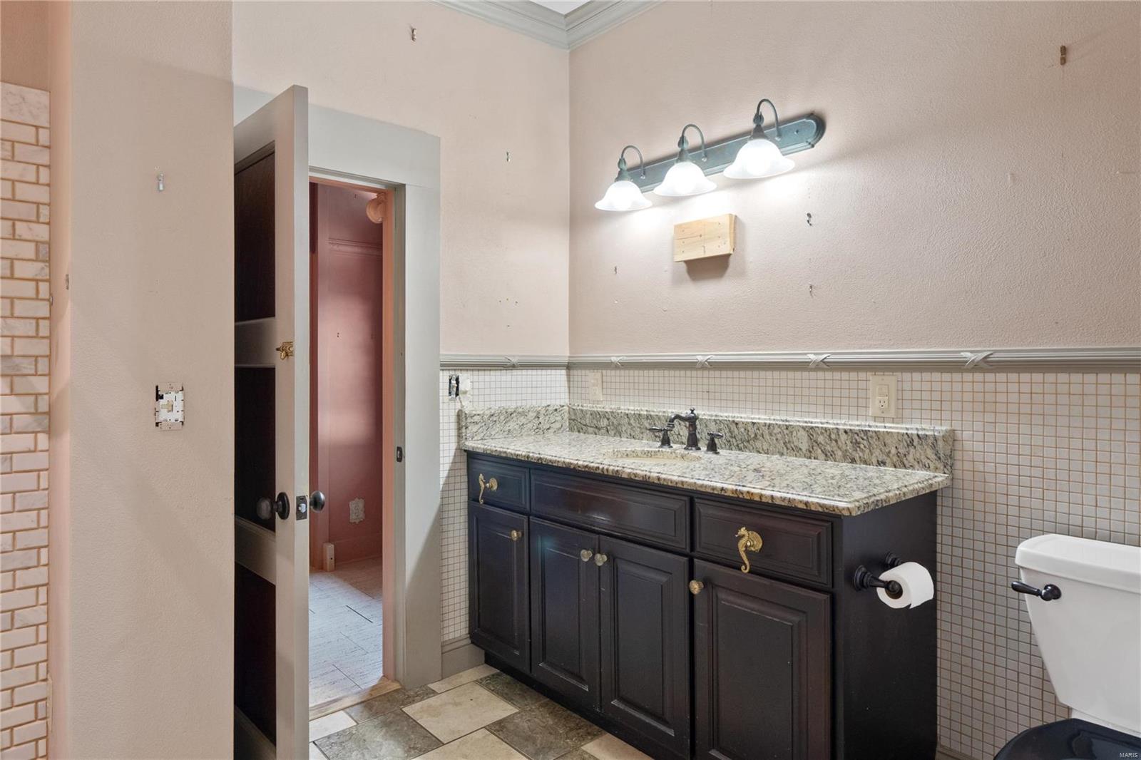 348 Avery Hill Belleville, IL 62223 - Photo 11 of 59