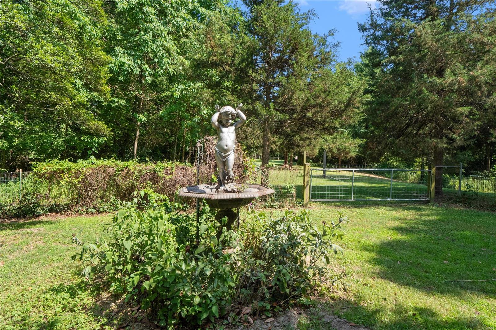 348 Avery Hill Belleville, IL 62223 - Photo 37 of 59