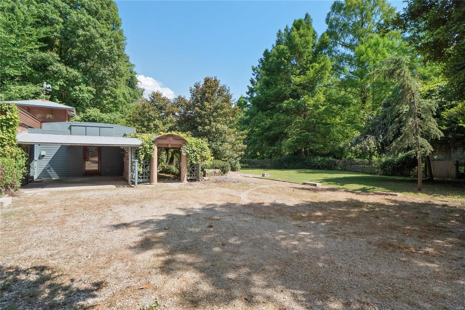 348 Avery Hill Belleville, IL 62223 - Photo 4 of 59