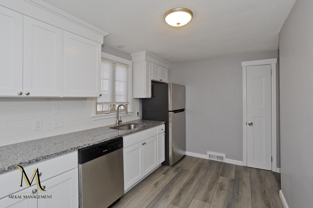 320 Island Pond Road, Unit 320 Springfield, MA 01118 - Photo 6 of 28