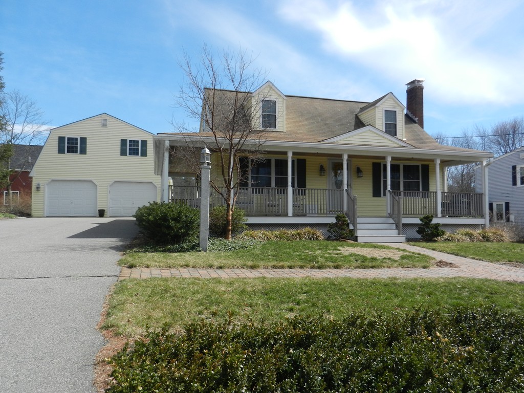 12 Holly Road Walpole, MA 02081 - Photo 1 of 8 Gallery Image 1