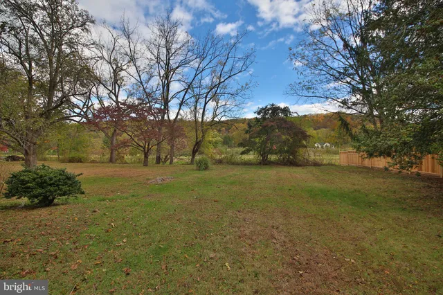 $2,700 | 96 River Pipersville Pa, Pipersville, PA 18947