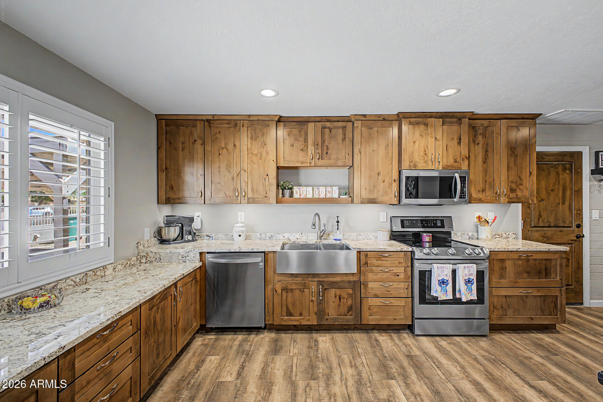550 South Signal Butte Road Mesa, AZ 85208 - Photo 3 of 23 Updated kitchen