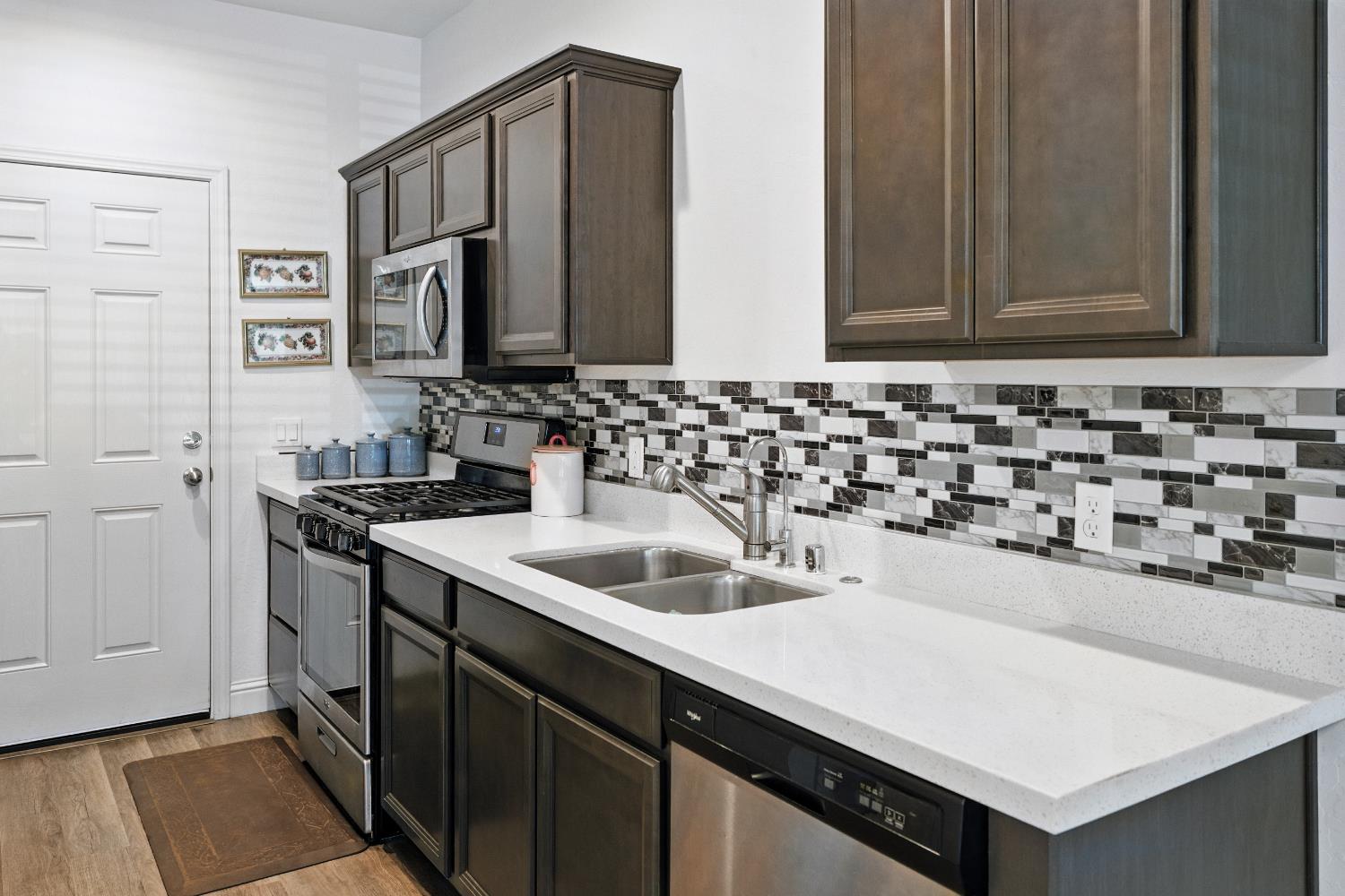 397 Amber Dinuba, CA 93618 - Photo 6 of 15