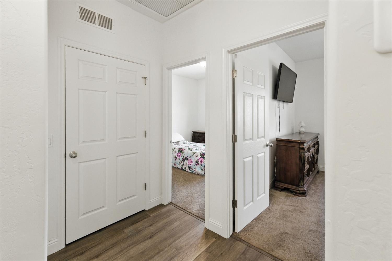 397 Amber Dinuba, CA 93618 - Photo 7 of 15