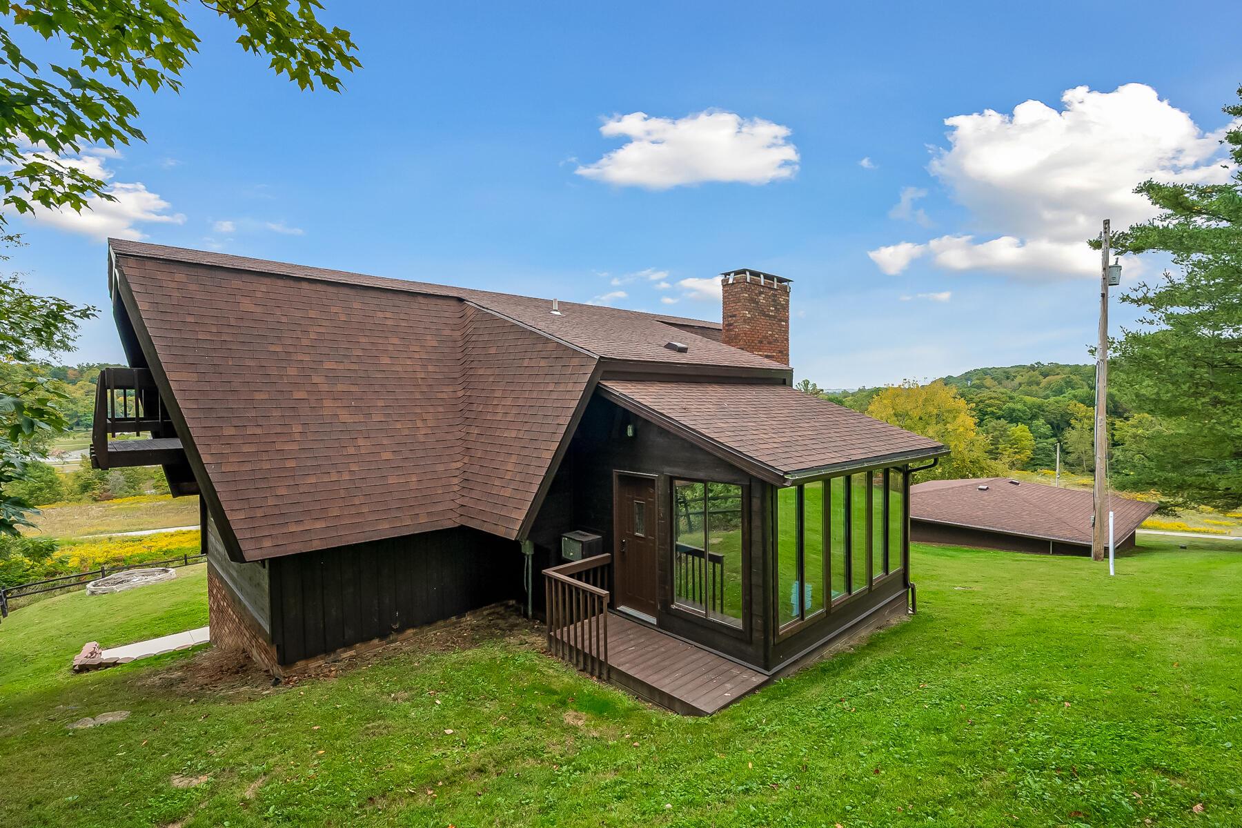 2550 South Rehl Road Zanesville, OH 43701 - Photo 5 of 46 4-web-or-mls-2550 S. Rehl Rd-104