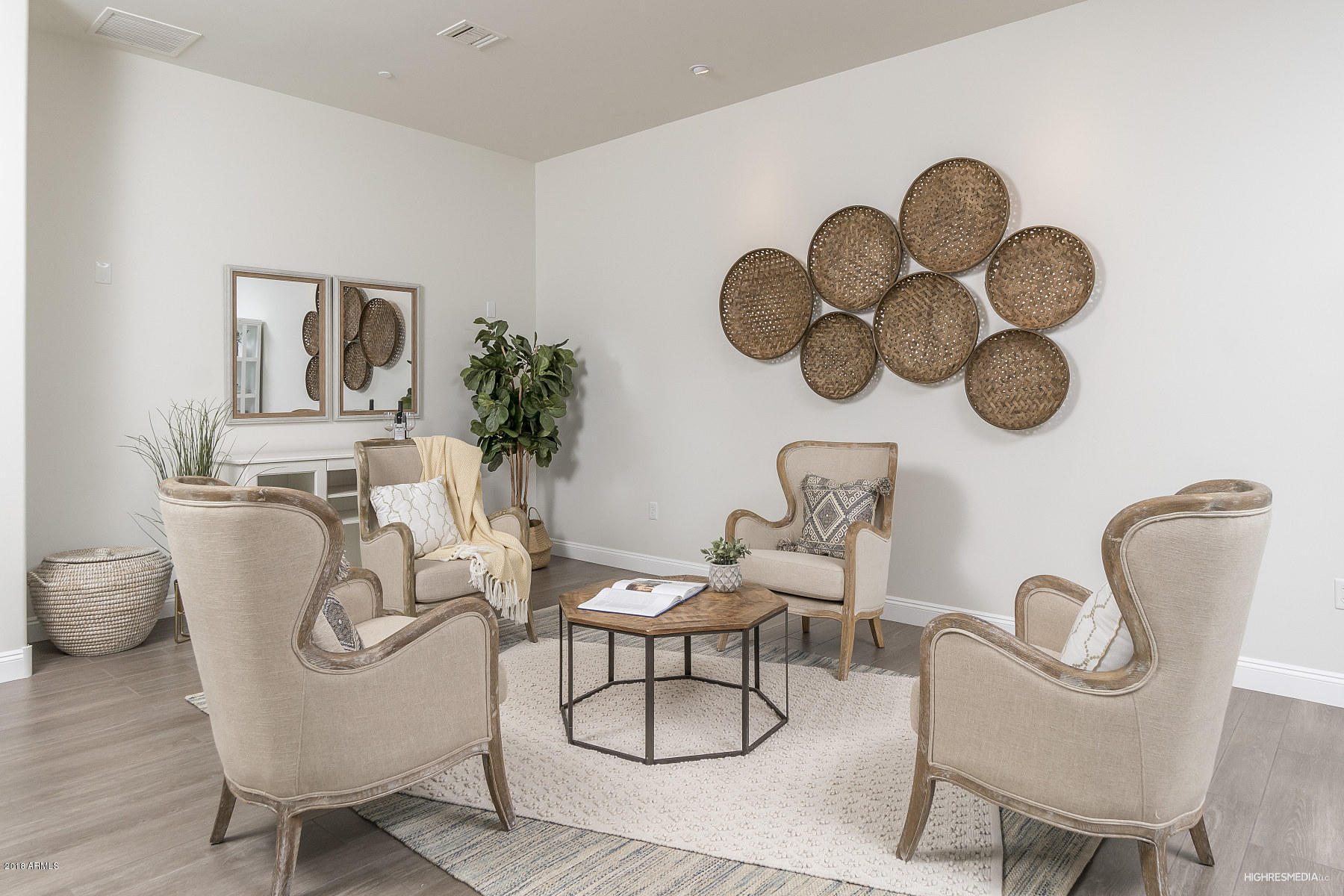 2 Biltmore Estates Drive, Unit 213 Phoenix, AZ 85016 - Photo 16 of 30 HRM6876_web