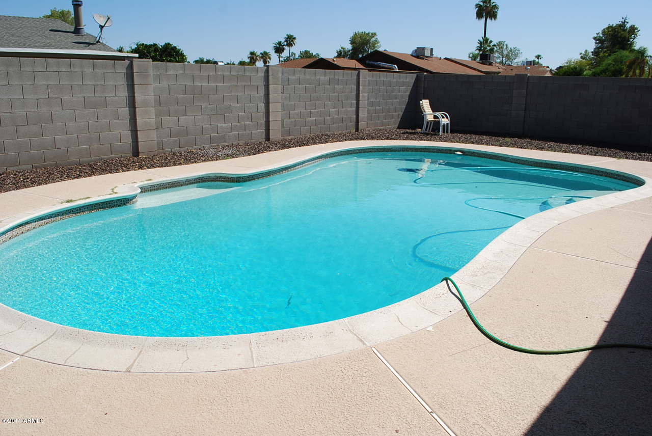5606 West Hatcher Road Glendale, AZ 85302 - Photo 15 of 18 Swimming Pool