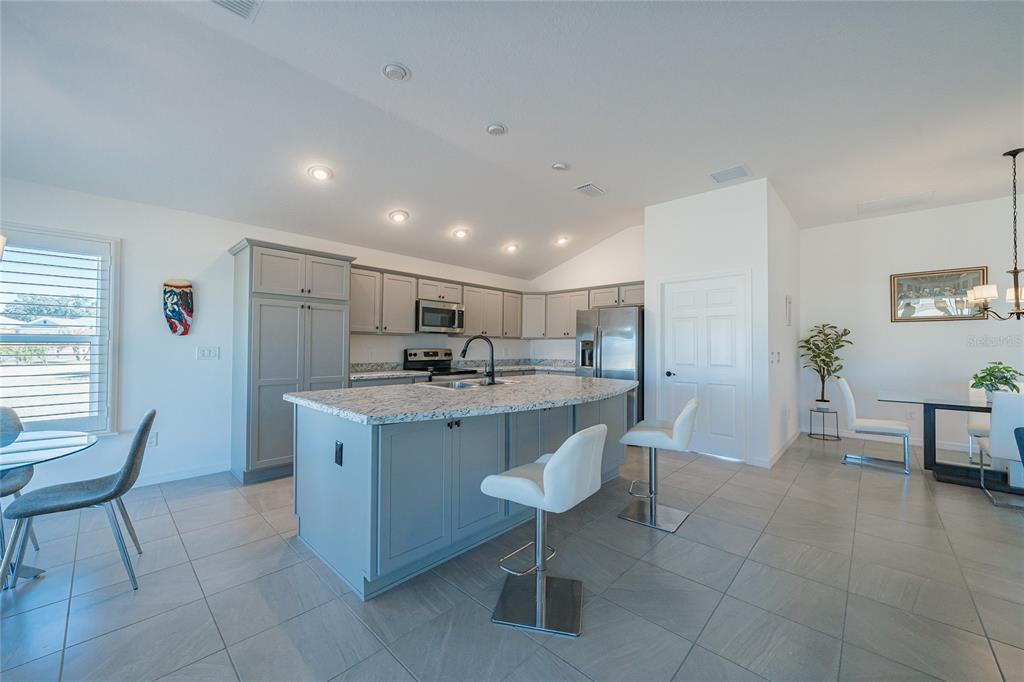 11359 Zimmerman Path Oxford, FL 34484 - Photo 5 of 48