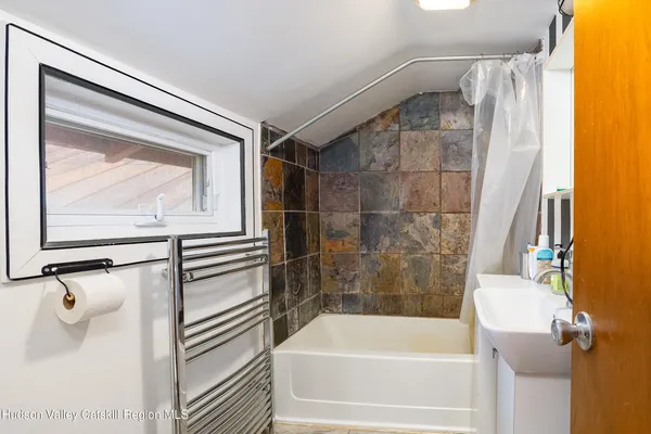 $599,900 | 23 Rothermel Lane, Kinderhook, NY 12106