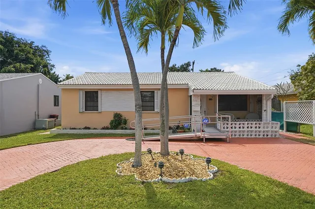 $450,000 | 2126 Taft Street, Hollywood, FL 33020