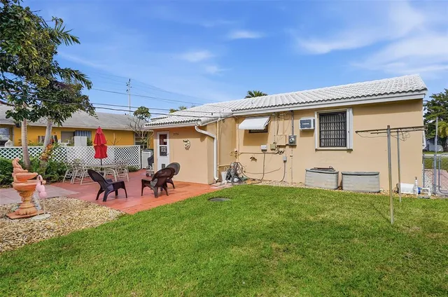 $450,000 | 2126 Taft Street, Hollywood, FL 33020