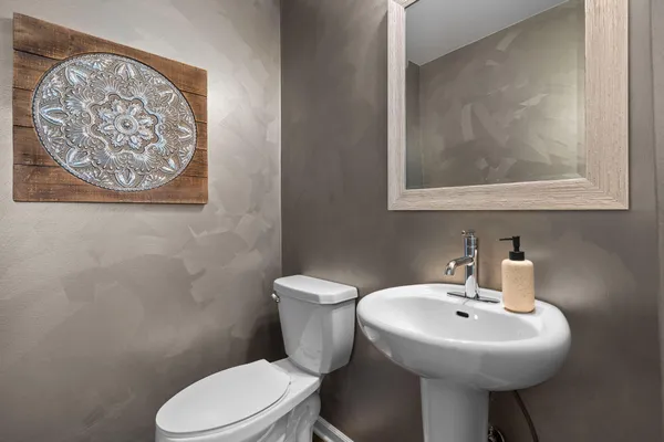 $372,500 | 901 Salt Springs Drive, Saline, MI 48176