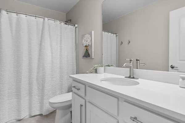 $372,500 | 901 Salt Springs Drive, Saline, MI 48176