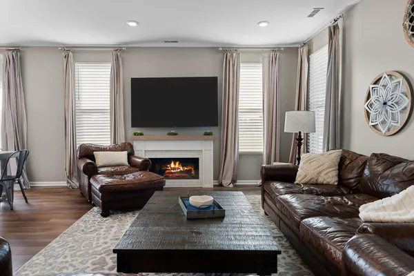 $372,500 | 901 Salt Springs Drive, Saline, MI 48176