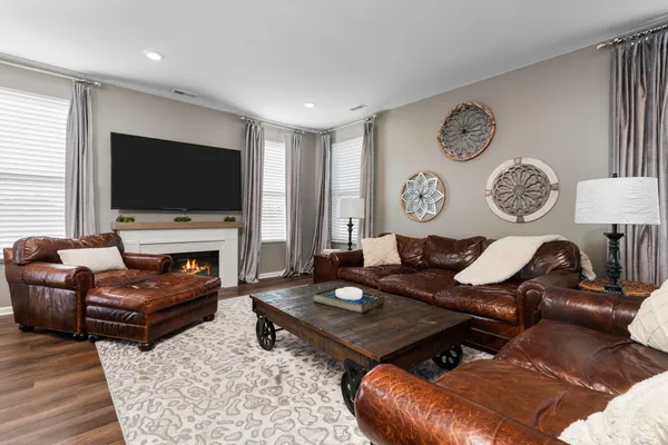 $372,500 | 901 Salt Springs Drive, Saline, MI 48176