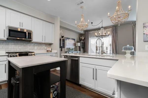 $372,500 | 901 Salt Springs Drive, Saline, MI 48176