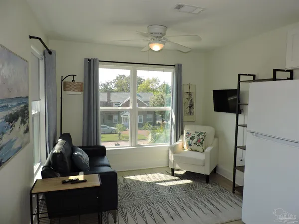 $1,400 | 1702 E Lane, Pensacola, FL 32501