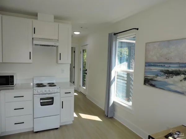 $1,400 | 1702 E Lane, Pensacola, FL 32501