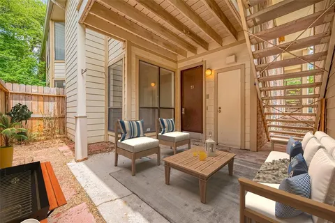 $190,000 | 1881 Bering Drive, Unit 23, Houston, TX 77057