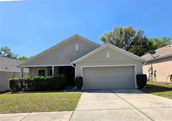 $1,900 | 2076 Newtown Road, Groveland, FL 34736