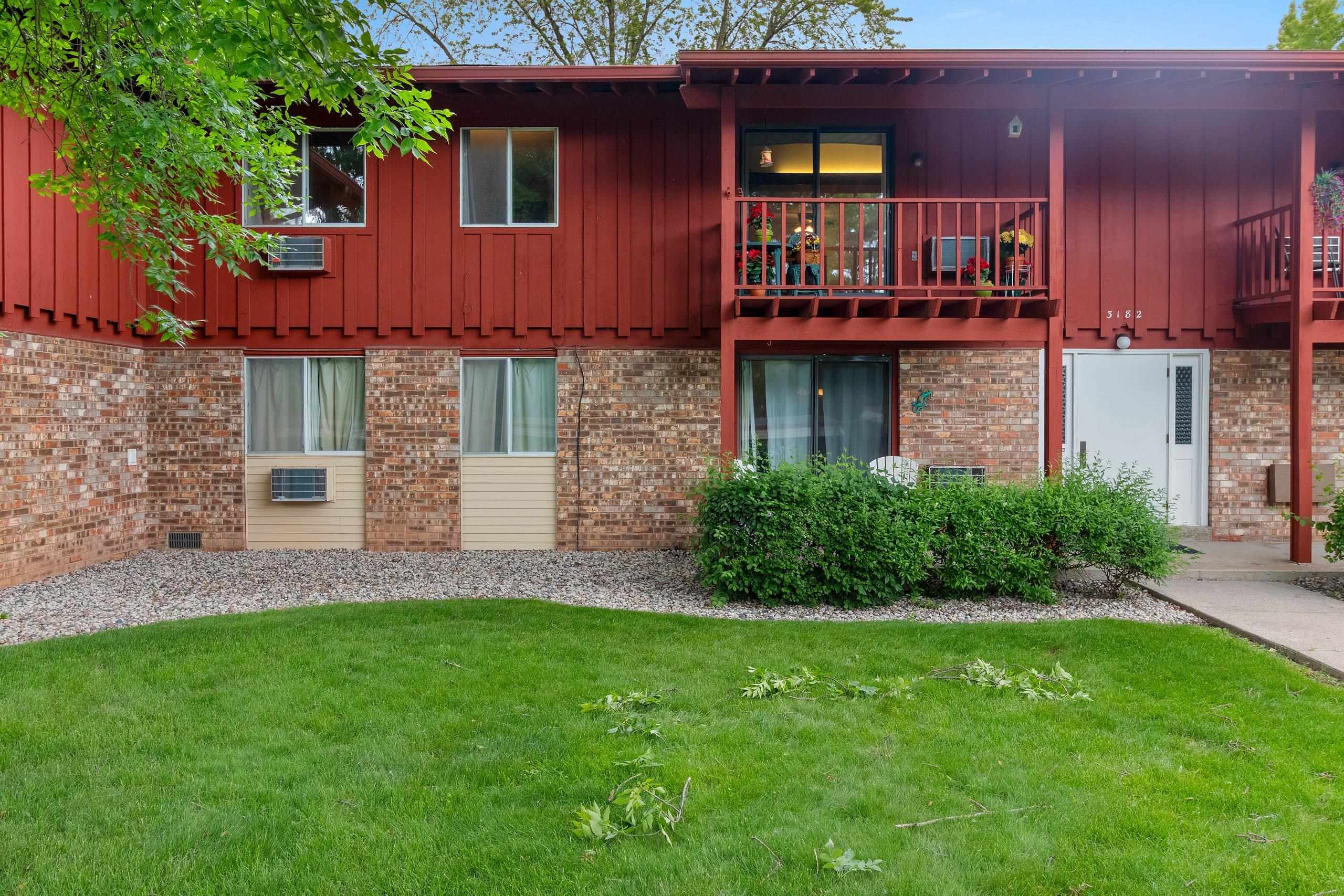 3182 Justin Court, Unit 5 Appleton, WI 54914 - Photo 3 of 34