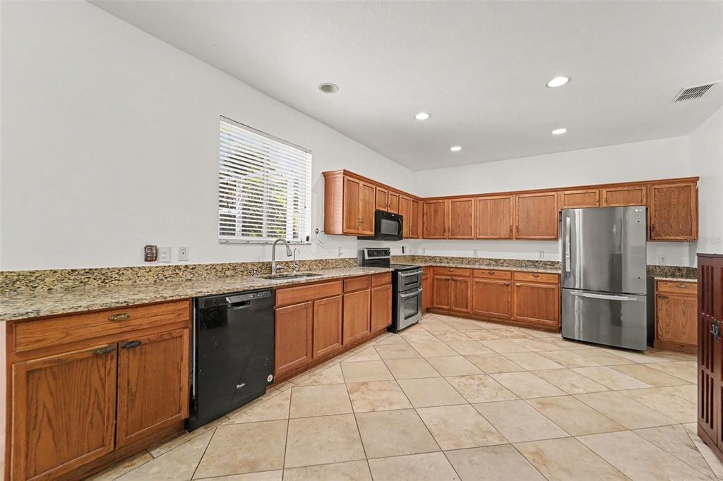 2436 Spring Hollow Loop Wesley Chapel, FL 33544 - Photo 11 of 28