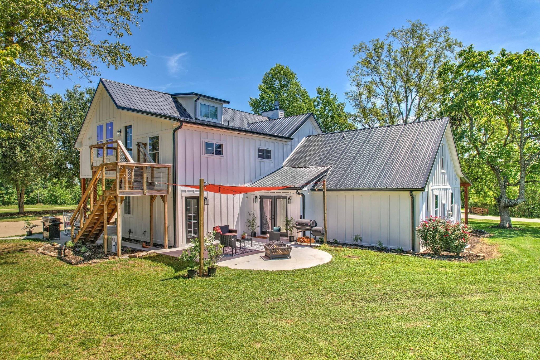 3322 Franklin Road Lebanon, TN 37090 - Photo 7 of 63 a view of a house with backyard and sitting area