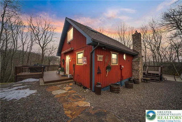 $449,999 | 175 Deer Trail Drive, Saylorsburg, PA 18353