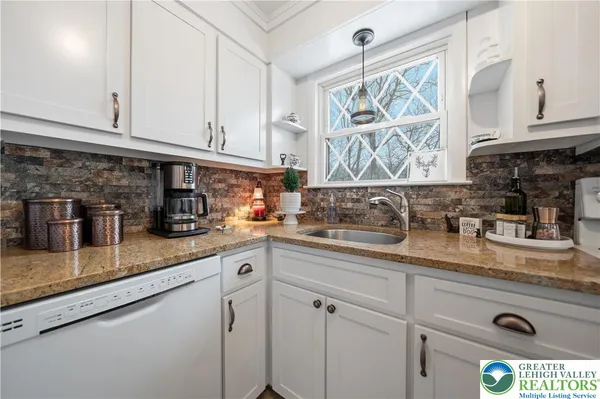 $464,999 | 175 Deer Trail Drive, Saylorsburg, PA 18353
